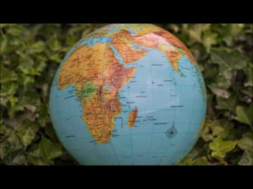 Embedded thumbnail for Birgit Meyer - &amp;#039;Folge deiner Herzensspur&amp;#039; aus dem Debüt-Album &amp;quot;Hörst du den Herzschlag&amp;quot;